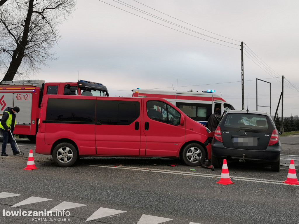 Wypadek na DK 92 w Niedźwiadzie