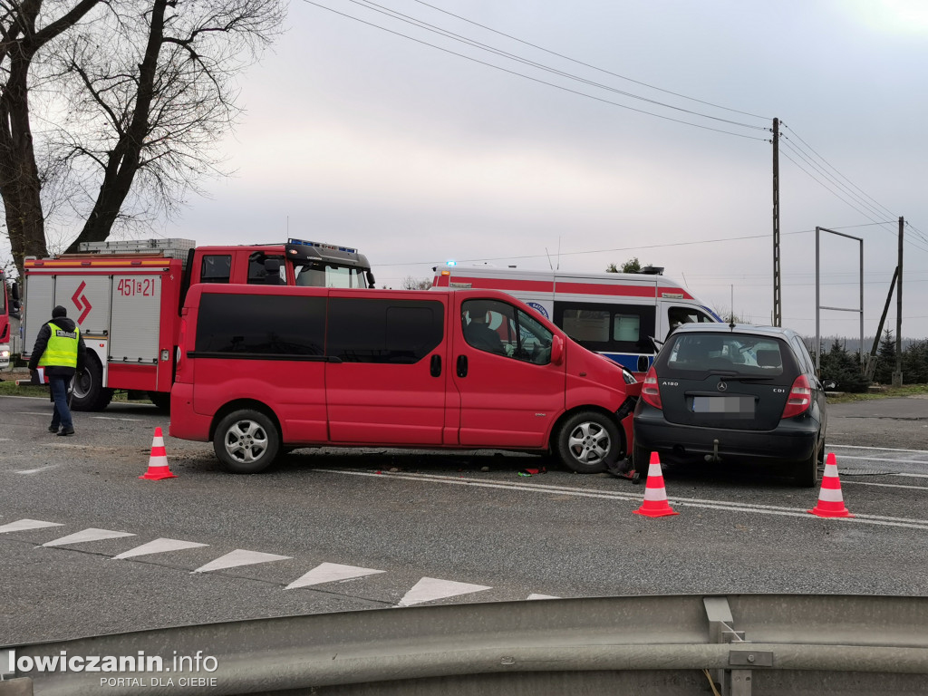 Wypadek na DK 92 w Niedźwiadzie