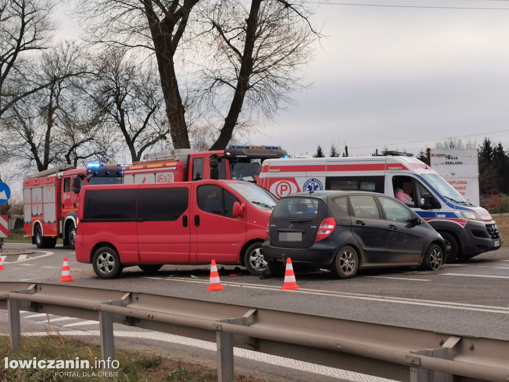 Wypadek na DK 92 w Niedźwiadzie
