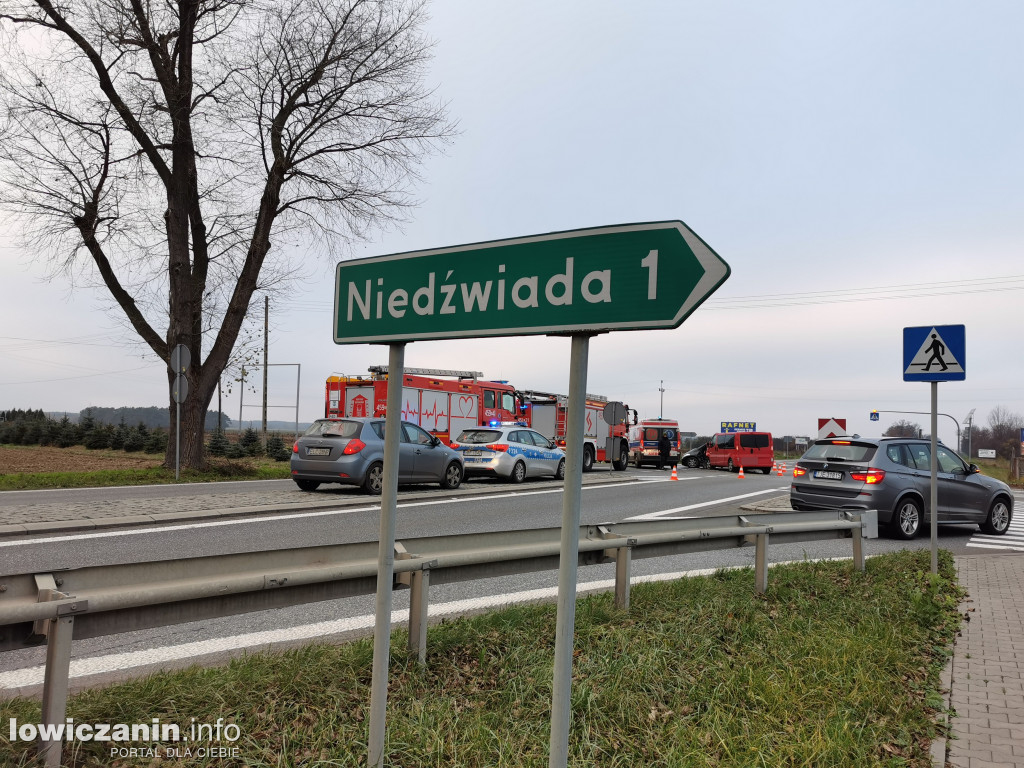 Wypadek na DK 92 w Niedźwiadzie