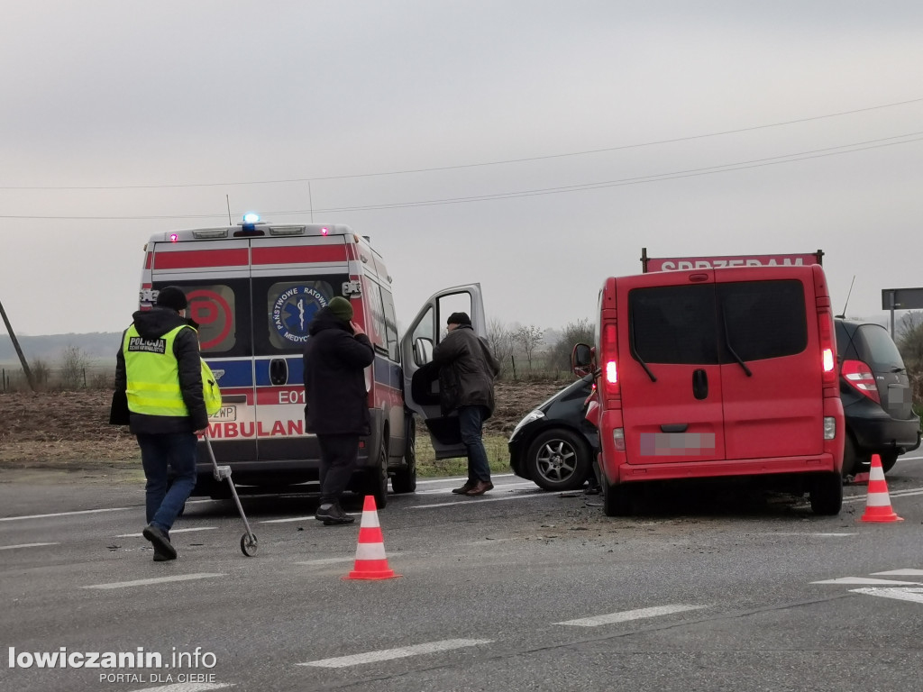 Wypadek na DK 92 w Niedźwiadzie