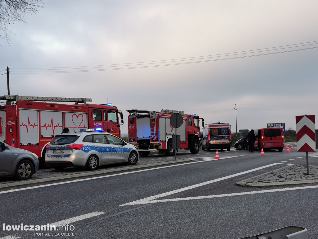 Wypadek na DK 92 w Niedźwiadzie