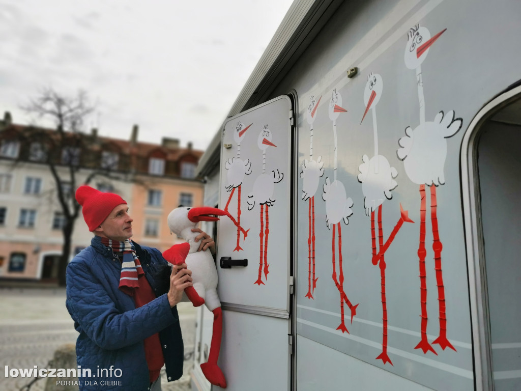 Kamper zaparkował na Starym Rynku
