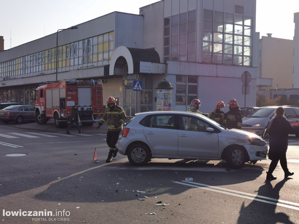 Kolizja przy komendzie policji