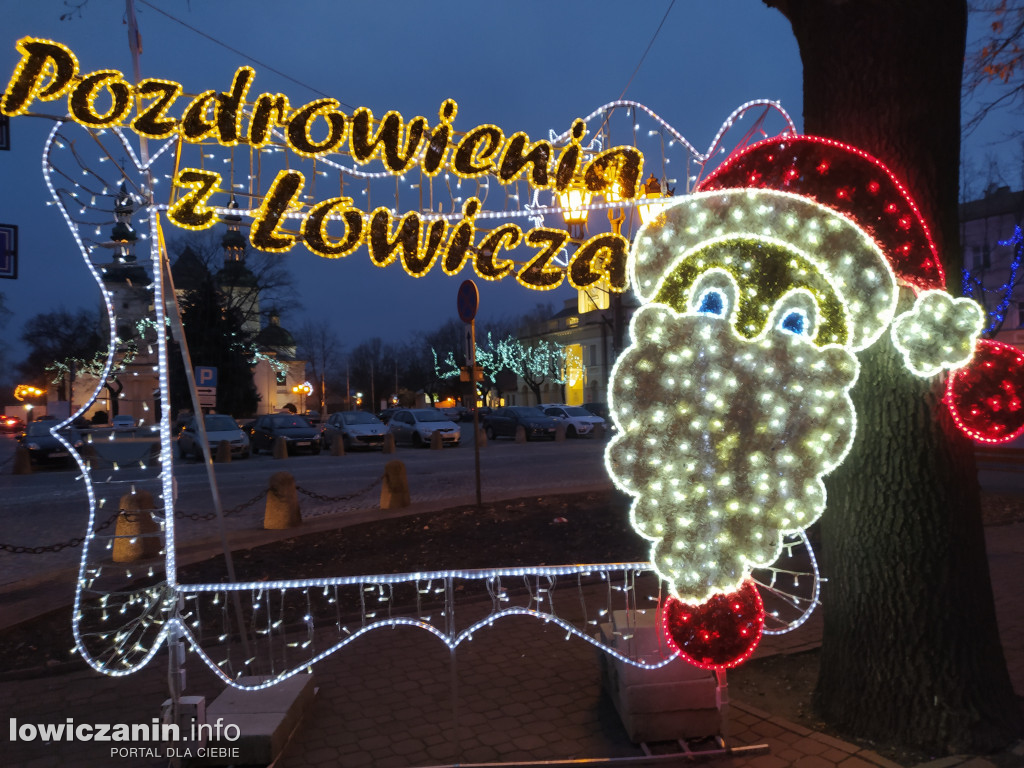 miasta przygotowują się do świąt