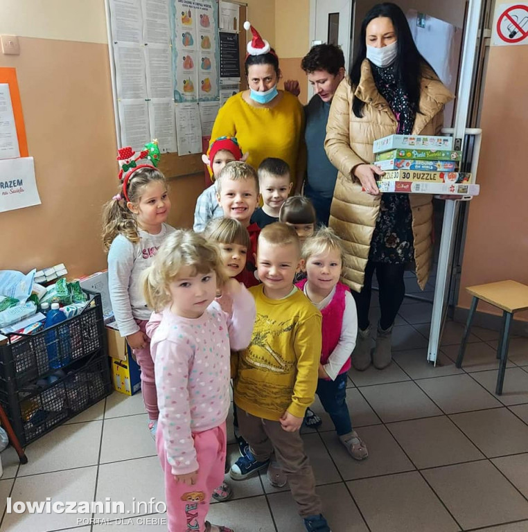 Przedszkolaki z Kiernozi pomagają