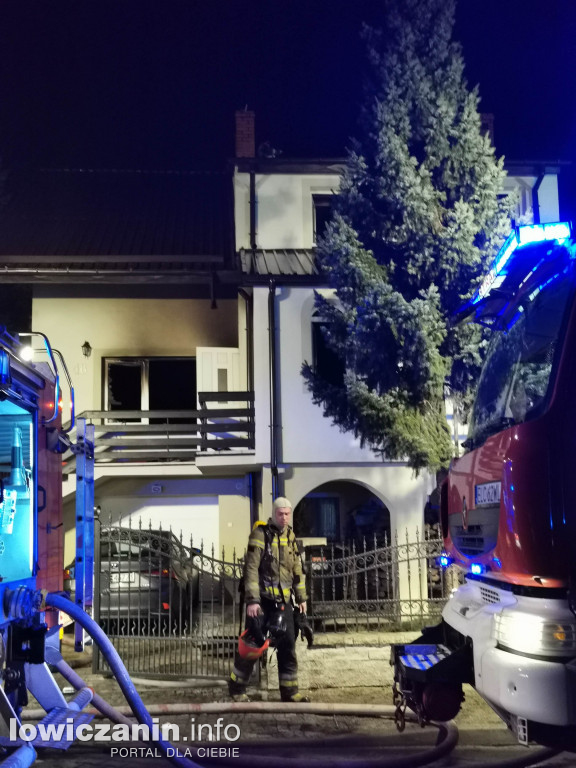 Pożar domu przy ul. Chmielińskiej w Łowiczu