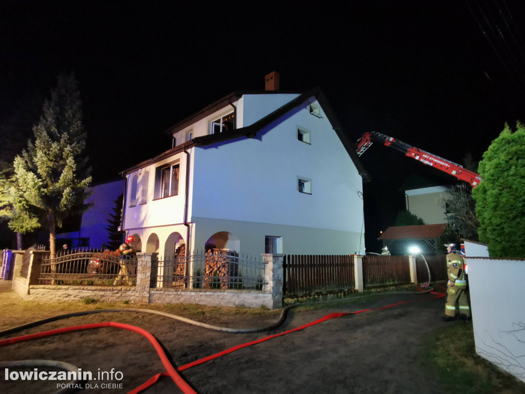 Pożar domu przy ul. Chmielińskiej w Łowiczu