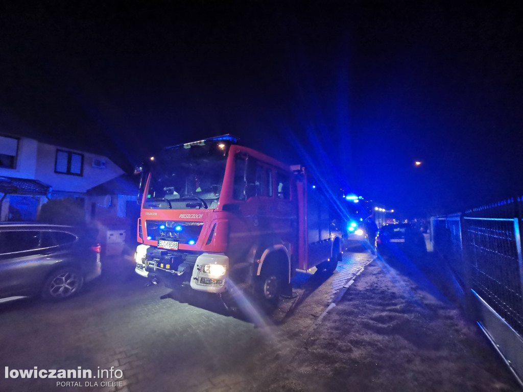 Pożar domu przy ul. Chmielińskiej w Łowiczu