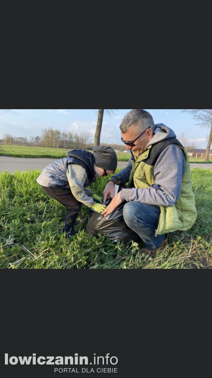 Sprzątają pobocza i liczą butelki