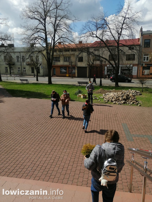 Skalniak powstał przed SP 4 w Łowiczu