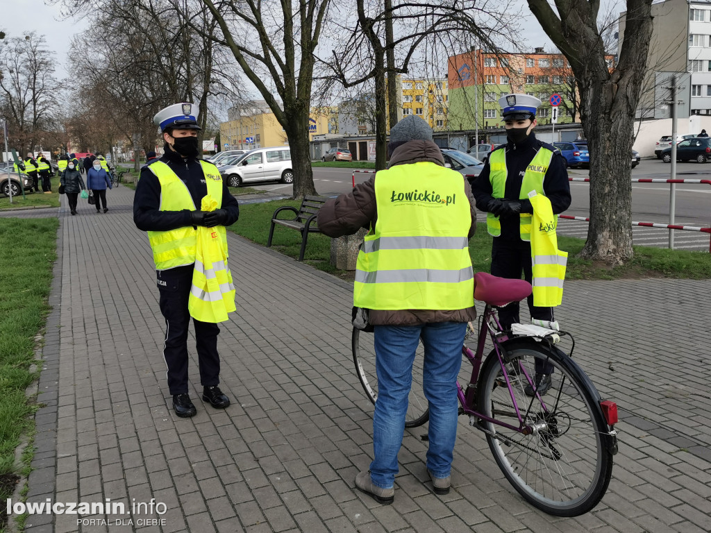 Łowickie.pl rozdaje kamizelki odblaskowe