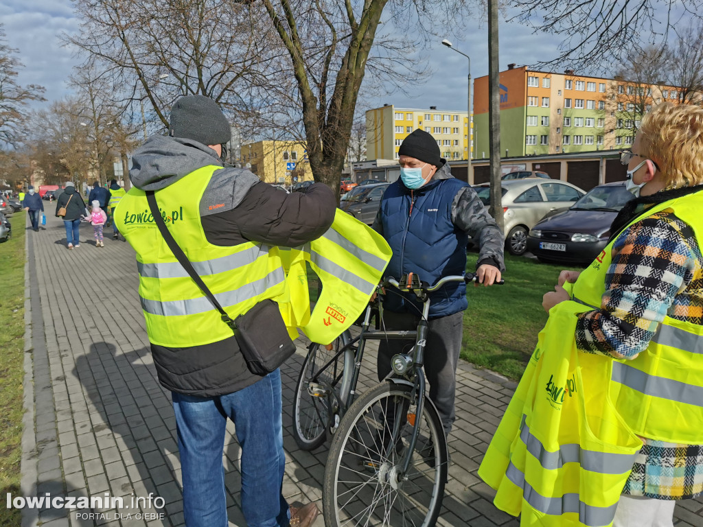 Łowickie.pl rozdaje kamizelki odblaskowe