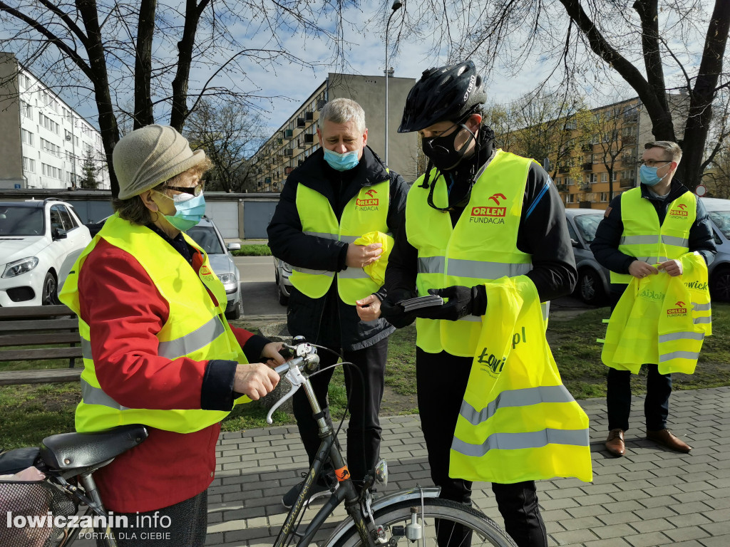 Łowickie.pl rozdaje kamizelki odblaskowe