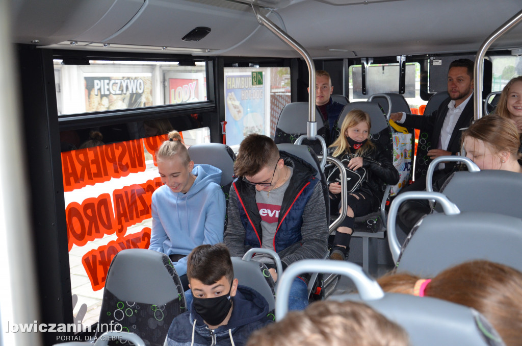 Prezentacja autobusu elektrycznego w gminie Zduny.