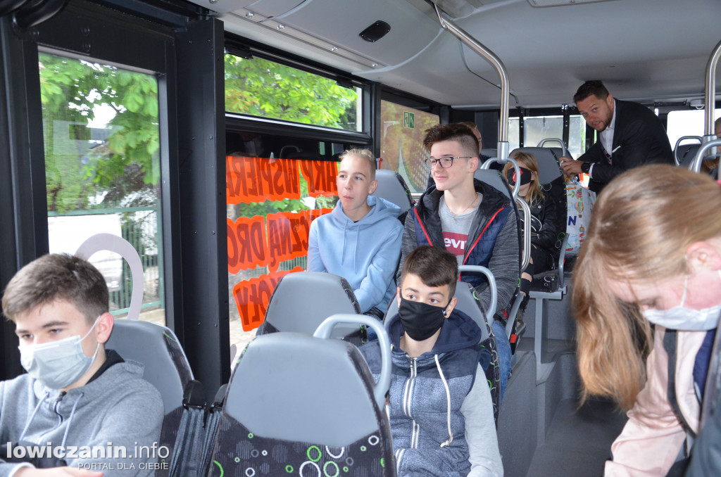 Prezentacja autobusu elektrycznego w gminie Zduny.
