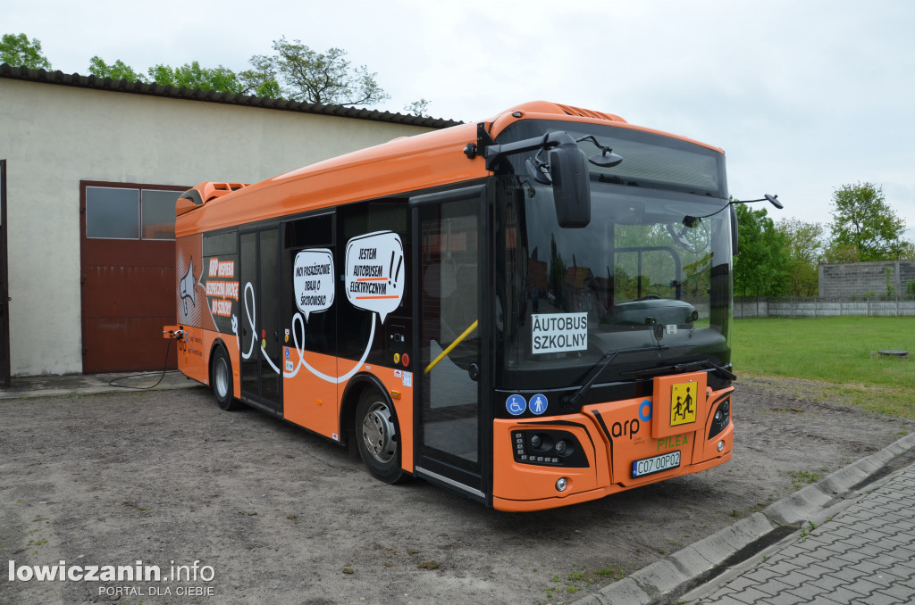 Prezentacja autobusu elektrycznego w gminie Zduny.