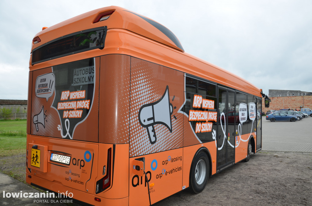 Prezentacja autobusu elektrycznego w gminie Zduny.