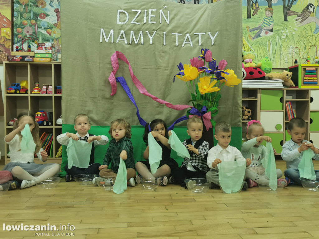 Dzień Mamy i Taty w przedszkolu Jaś i Małgosia