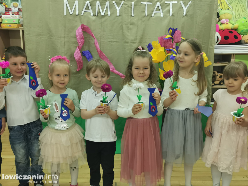 Dzień Mamy i Taty w przedszkolu Jaś i Małgosia