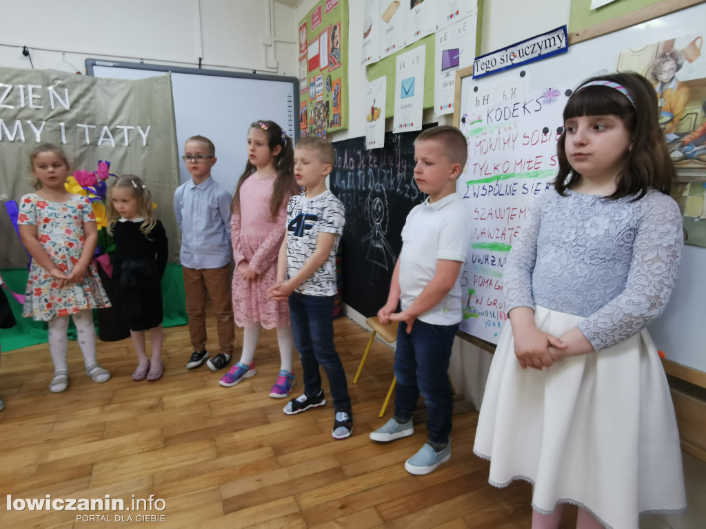 Dzień Mamy i Taty w przedszkolu Jaś i Małgosia