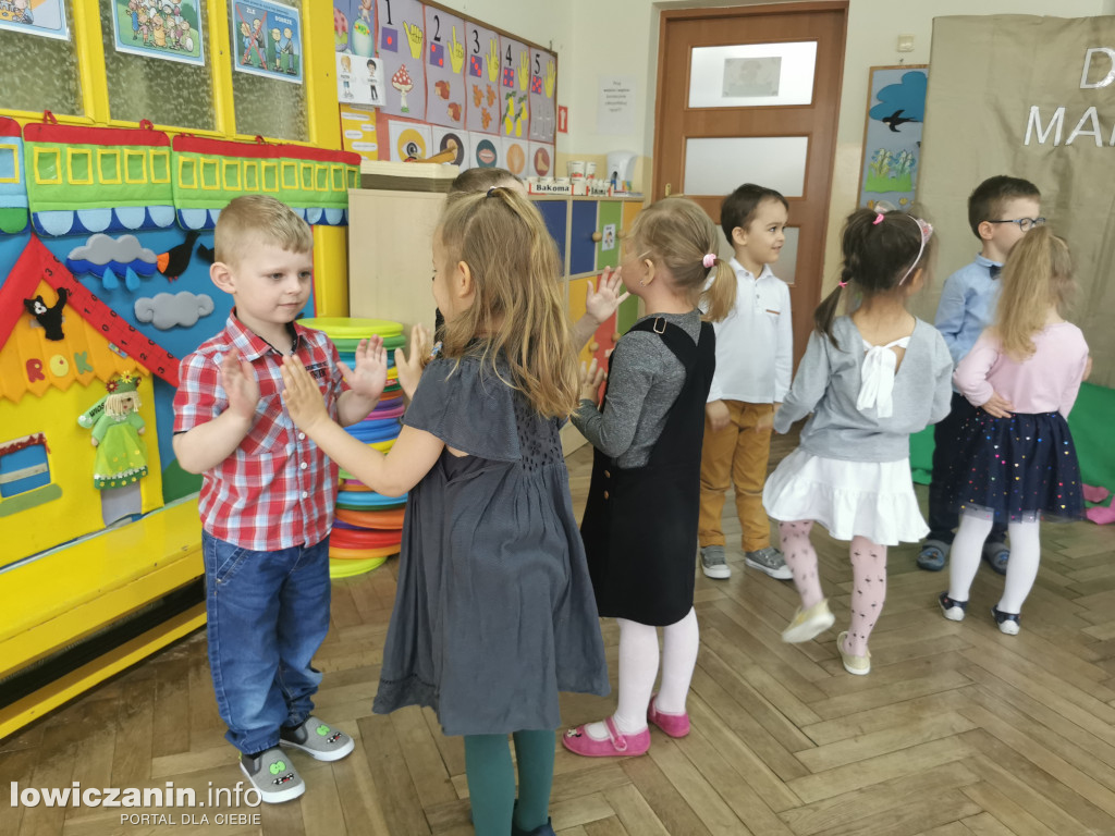 Dzień Mamy i Taty w przedszkolu Jaś i Małgosia
