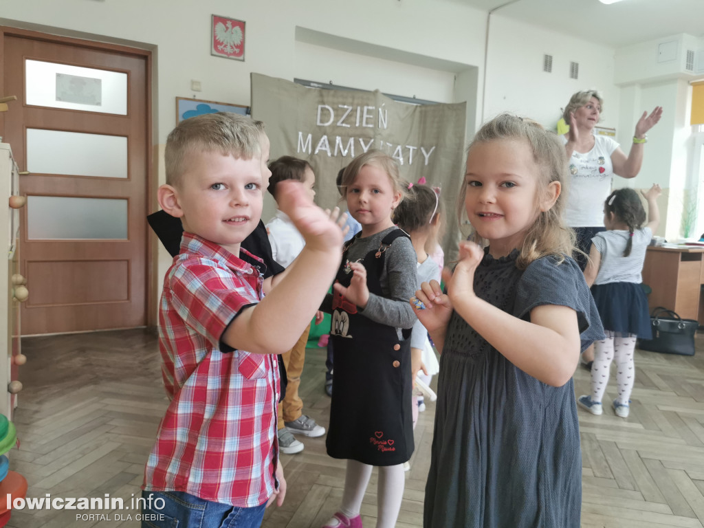 Dzień Mamy i Taty w przedszkolu Jaś i Małgosia