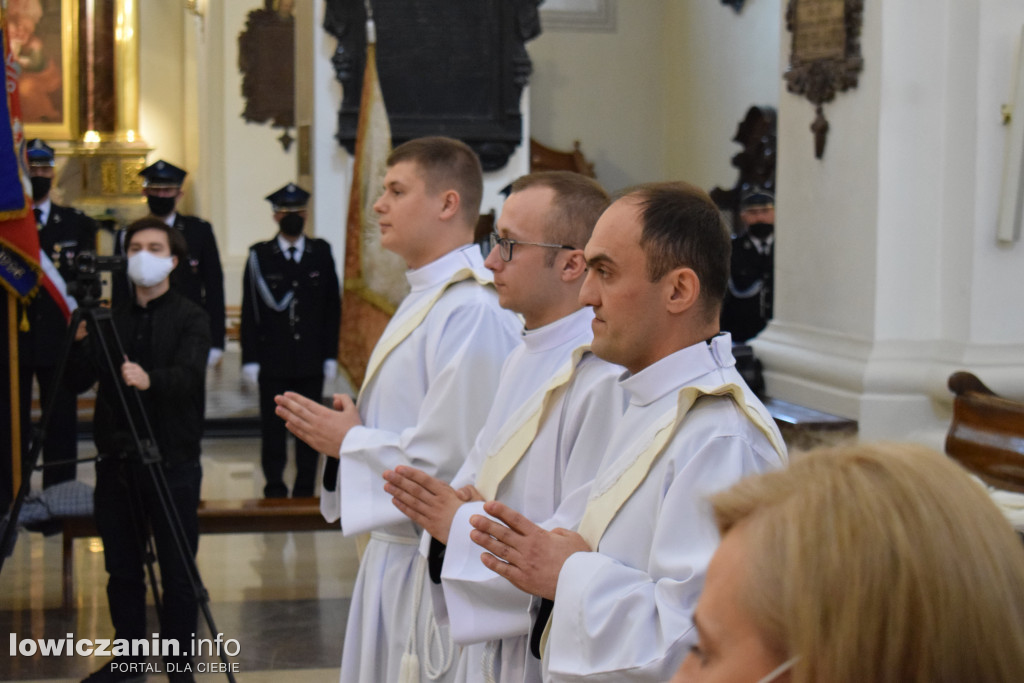 Święcenia kapłańskie w katedrze w Łowiczu