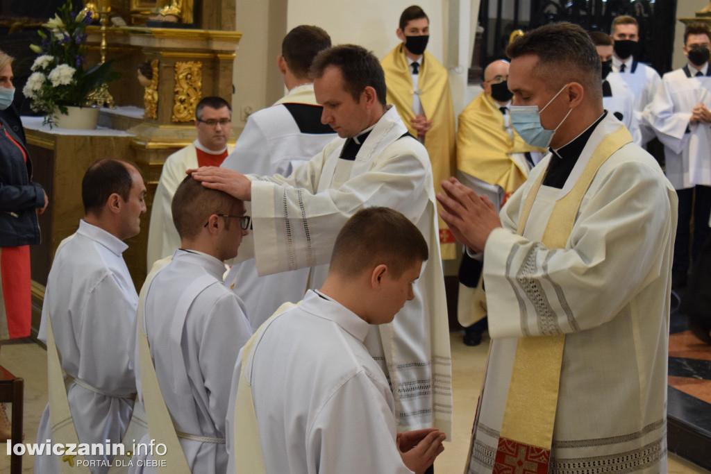 Święcenia kapłańskie w katedrze w Łowiczu