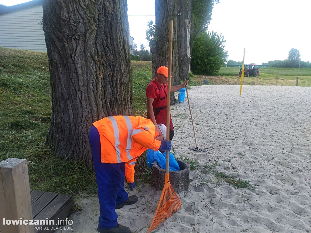 Na plażę nad Bzurą wróciły palmy!