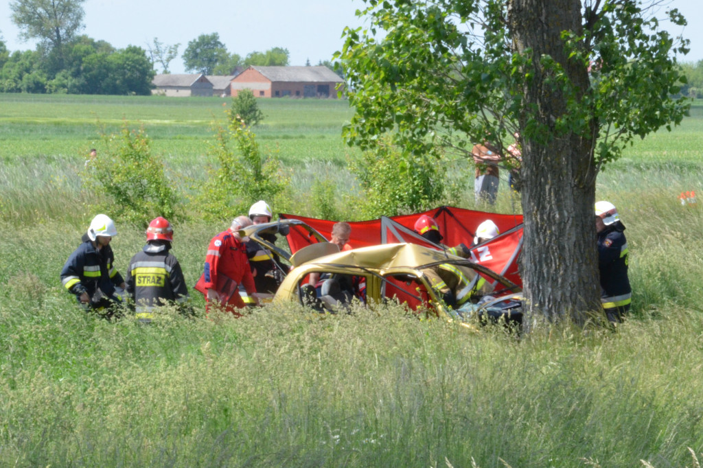 Wypadek na wysokości Bąkowa. Dwie osoby nie żyją