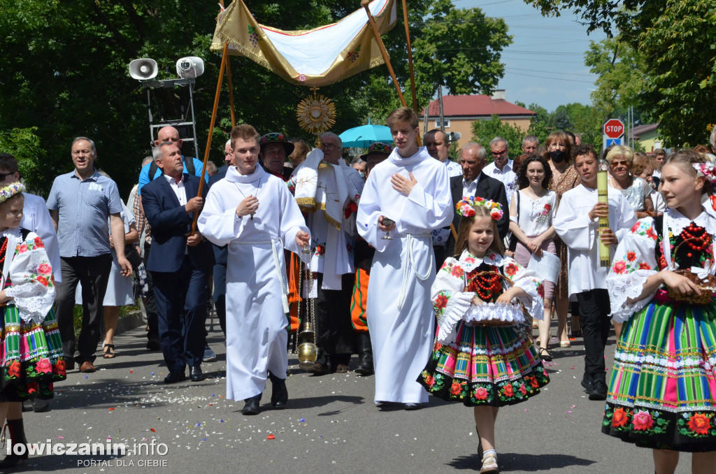 Dwie procesje eucharystyczne przeszły przez Łowicz