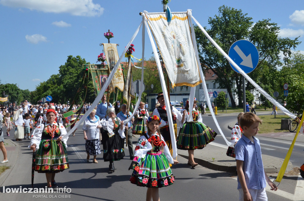 Dwie procesje eucharystyczne przeszły przez Łowicz