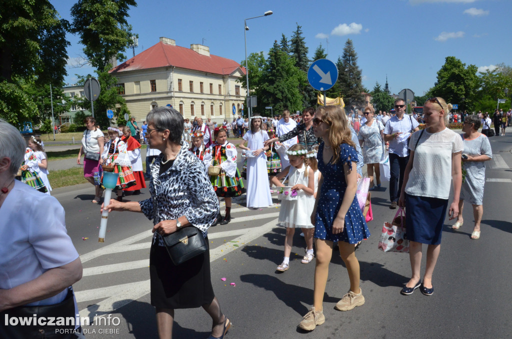 Dwie procesje eucharystyczne przeszły przez Łowicz