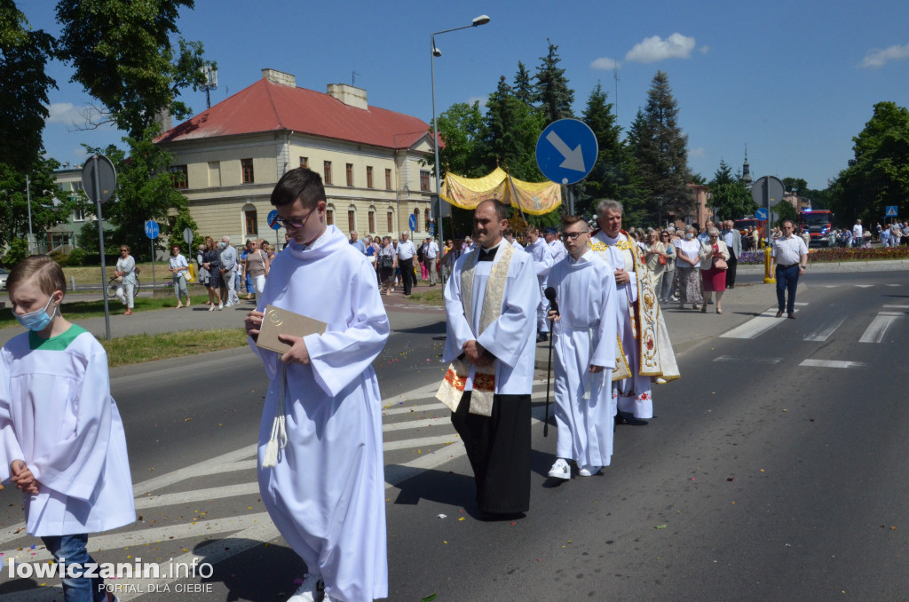 Dwie procesje eucharystyczne przeszły przez Łowicz