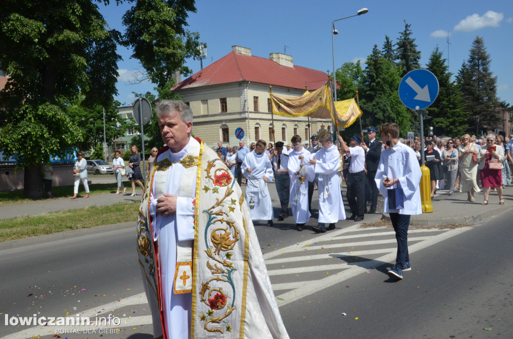 Dwie procesje eucharystyczne przeszły przez Łowicz
