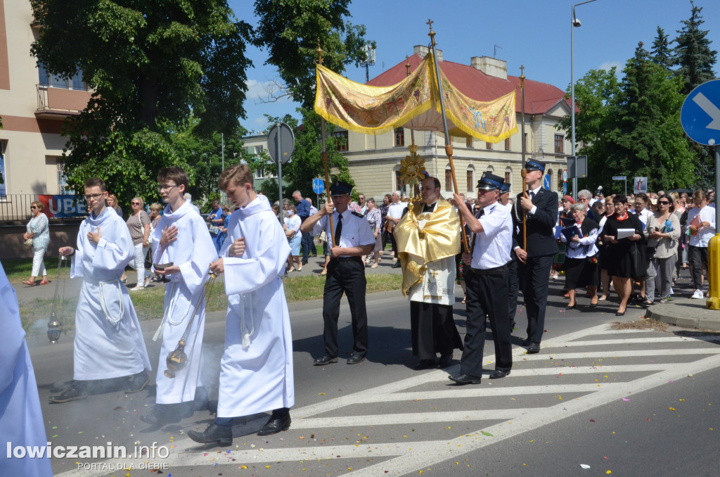 Dwie procesje eucharystyczne przeszły przez Łowicz