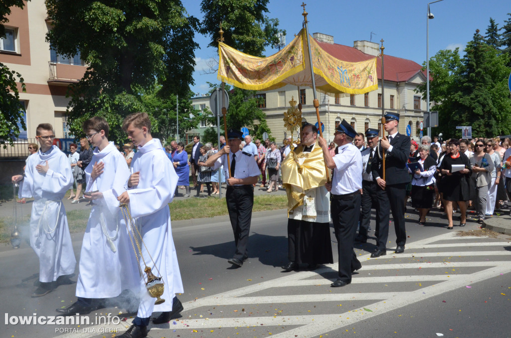 Dwie procesje eucharystyczne przeszły przez Łowicz