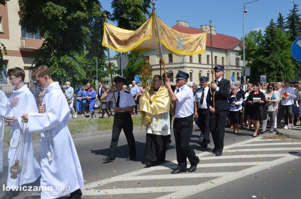 Dwie procesje eucharystyczne przeszły przez Łowicz