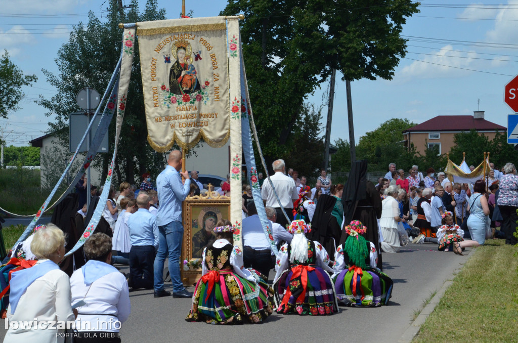 Dwie procesje eucharystyczne przeszły przez Łowicz