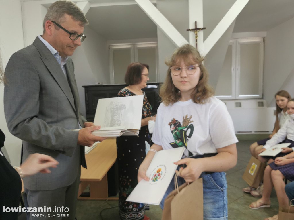 Pijarska nagrodziła za czytanie książek