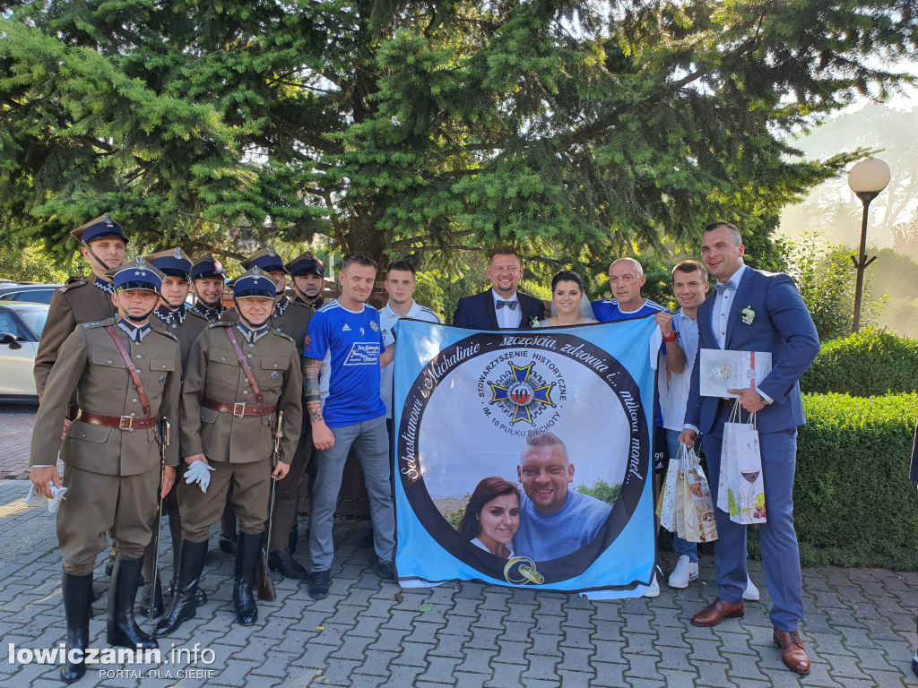 Dziesiątacy na ceremonii ślubnej kolegi