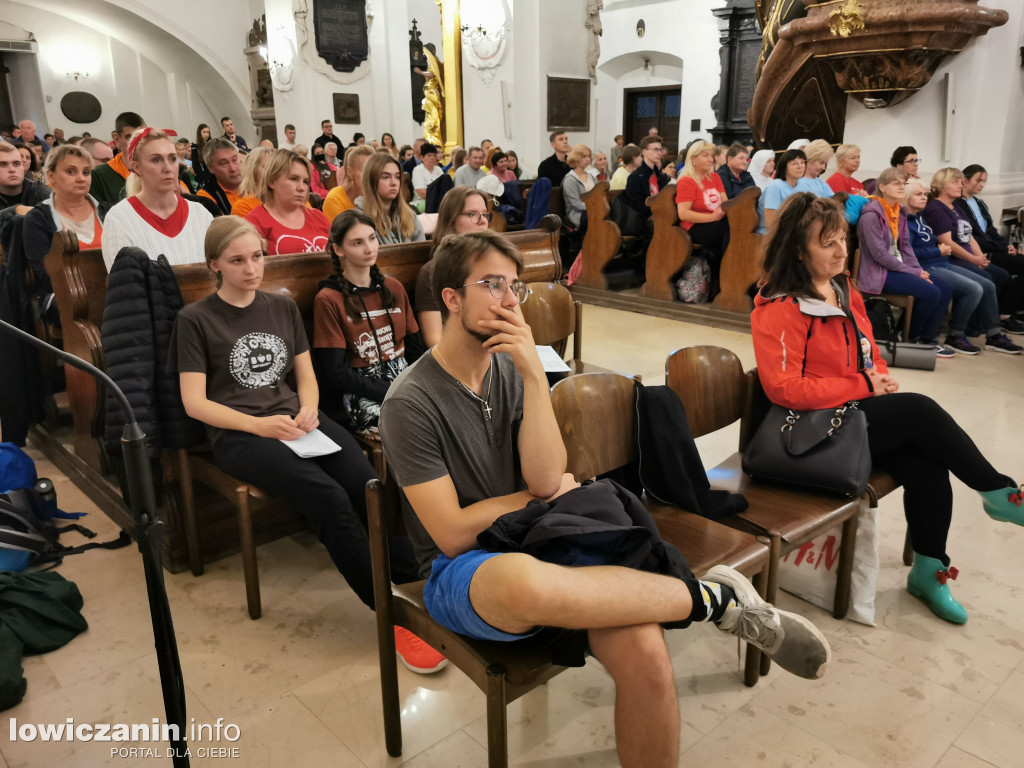 Wyjście pielgrzymki z Łowicza