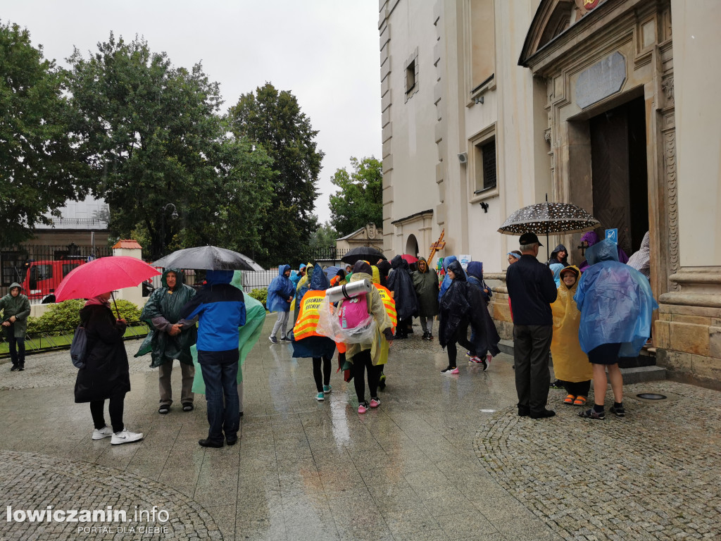 Wyjście pielgrzymki z Łowicza