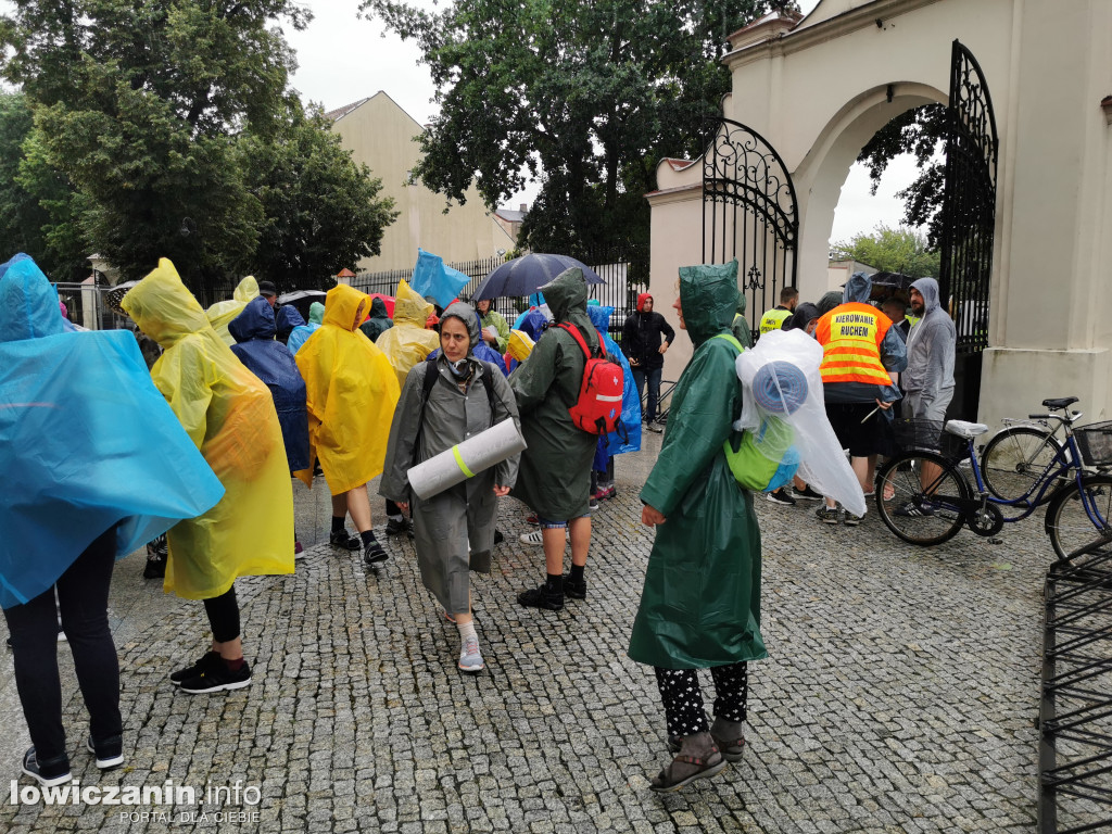 Wyjście pielgrzymki z Łowicza