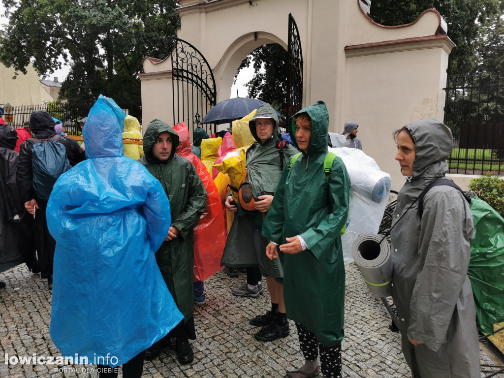 Wyjście pielgrzymki z Łowicza
