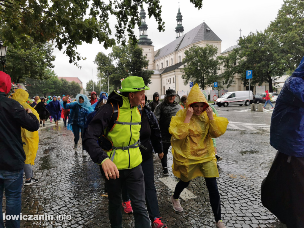Wyjście pielgrzymki z Łowicza