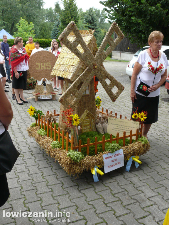 Dziękowali za plony w łowickiej katedrze