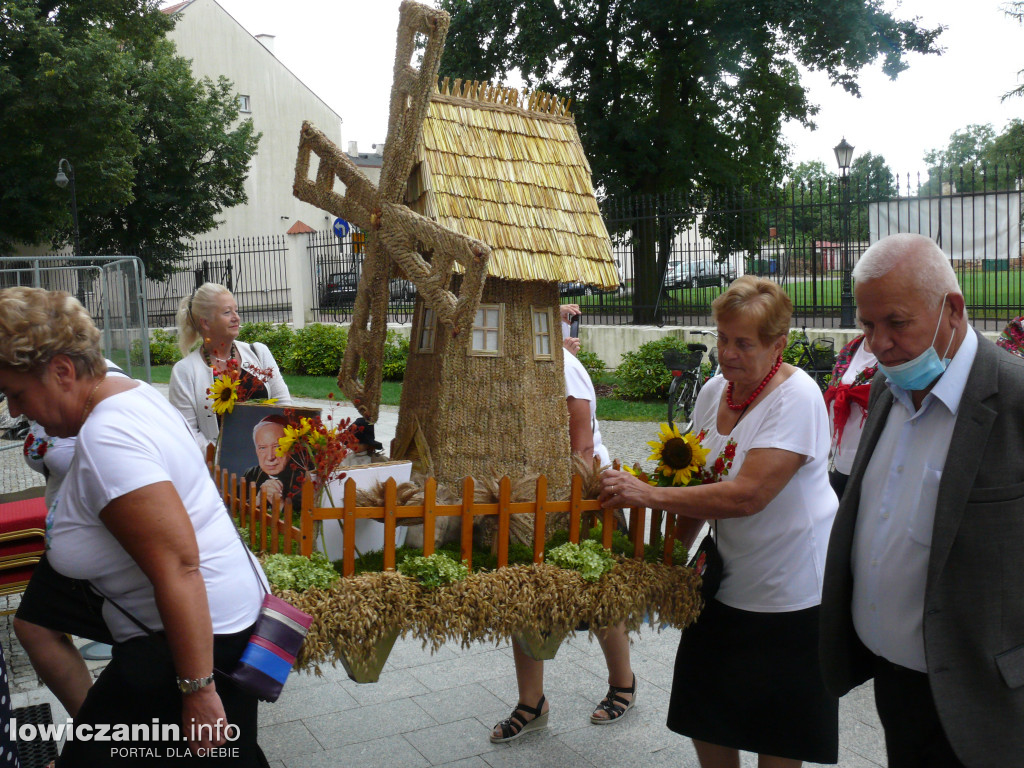Dziękowali za plony w łowickiej katedrze