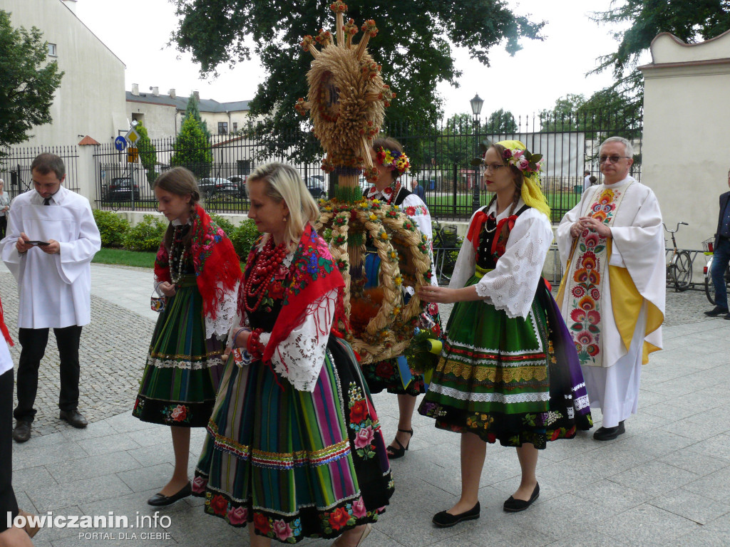 Dziękowali za plony w łowickiej katedrze